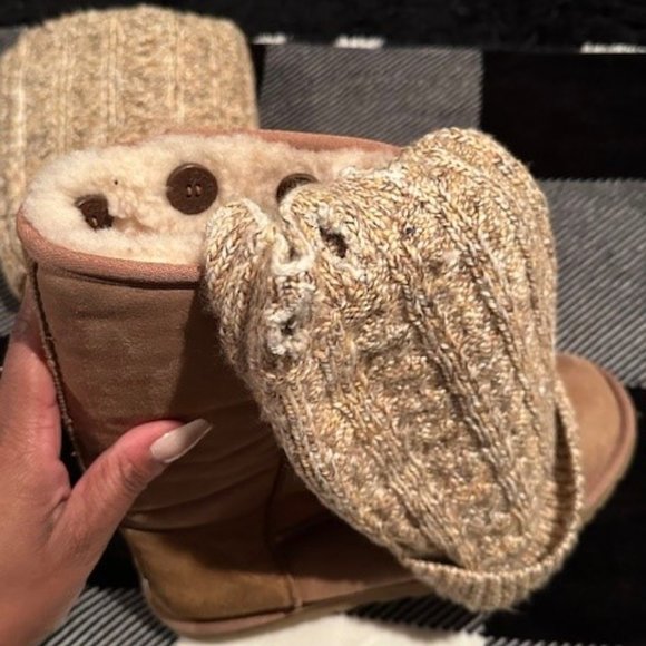 Chestnut Uggs with detachable sock. - Picture 3 of 3